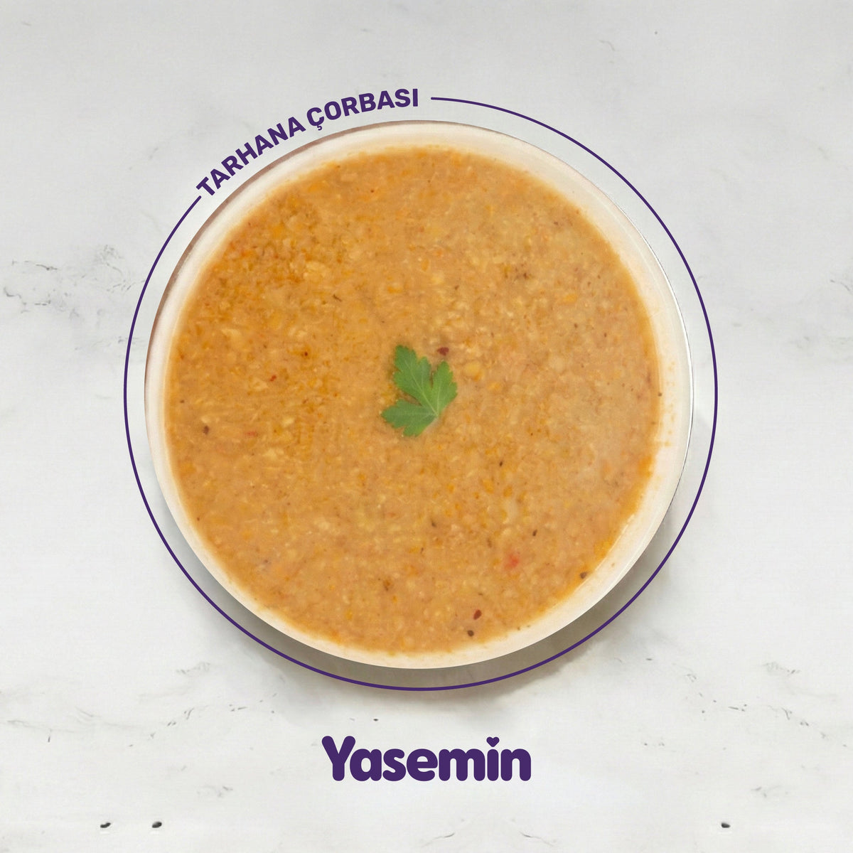 Turkse warme lunch: een kom tarhana soep