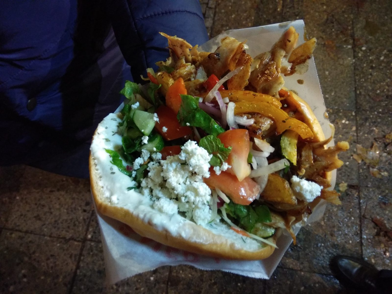 Berlijnse döner: wat het is en waarom hij in Duitsland anders smaakt